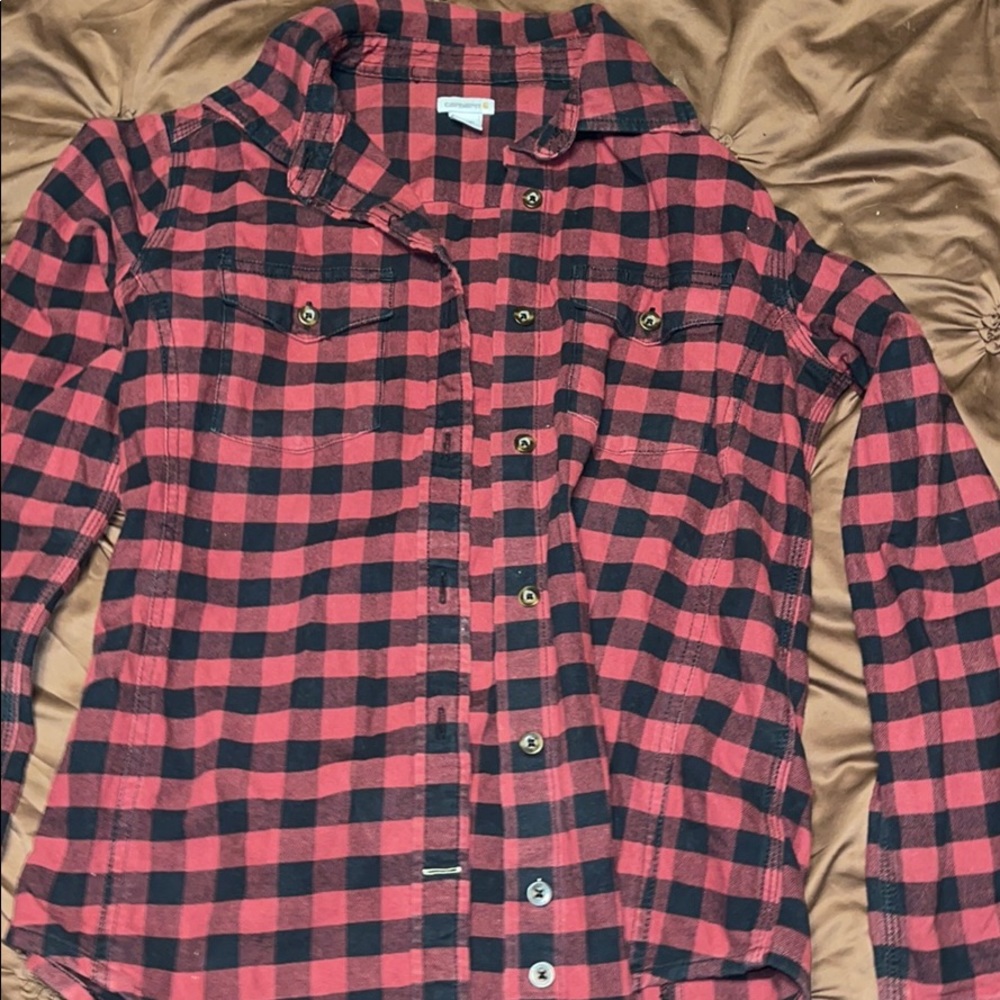 Woman’s carhartt flannel